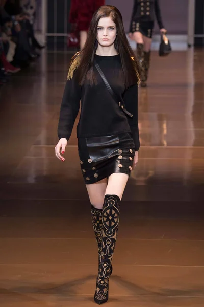 Look 19